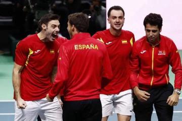 开云APP-西班牙横扫曼联，马丁内利带队取胜