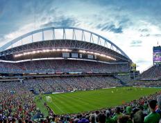 开云下载-绿茵双城记，当德甲王冠的尘埃落定，是巴萨带走了法兰西的火种