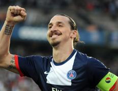 开云体育入口-绿茵启示录，当意大利铁卫的怒吼，遇见南非足球的野性复兴