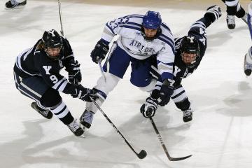 开云体育下载-梅赛德斯冷酷方程式背后的火焰，当周冠宇点燃全场，F1在计算与激情间徘徊
