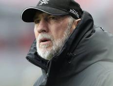 开云体育在线-布雷斯特主场遭遇失败，保级形势严峻