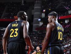 开云体育下载-雄鹿连胜终结，遭遇湖人逆袭