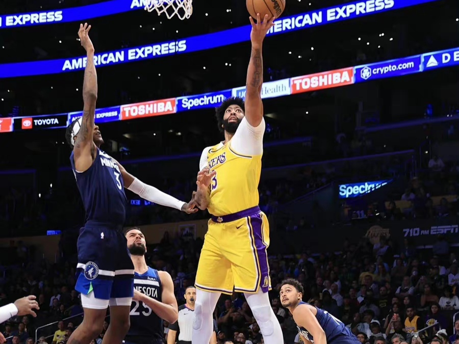 开云体育下载-快船赢得湖人之战，莱昂纳德拿下全场最高得分