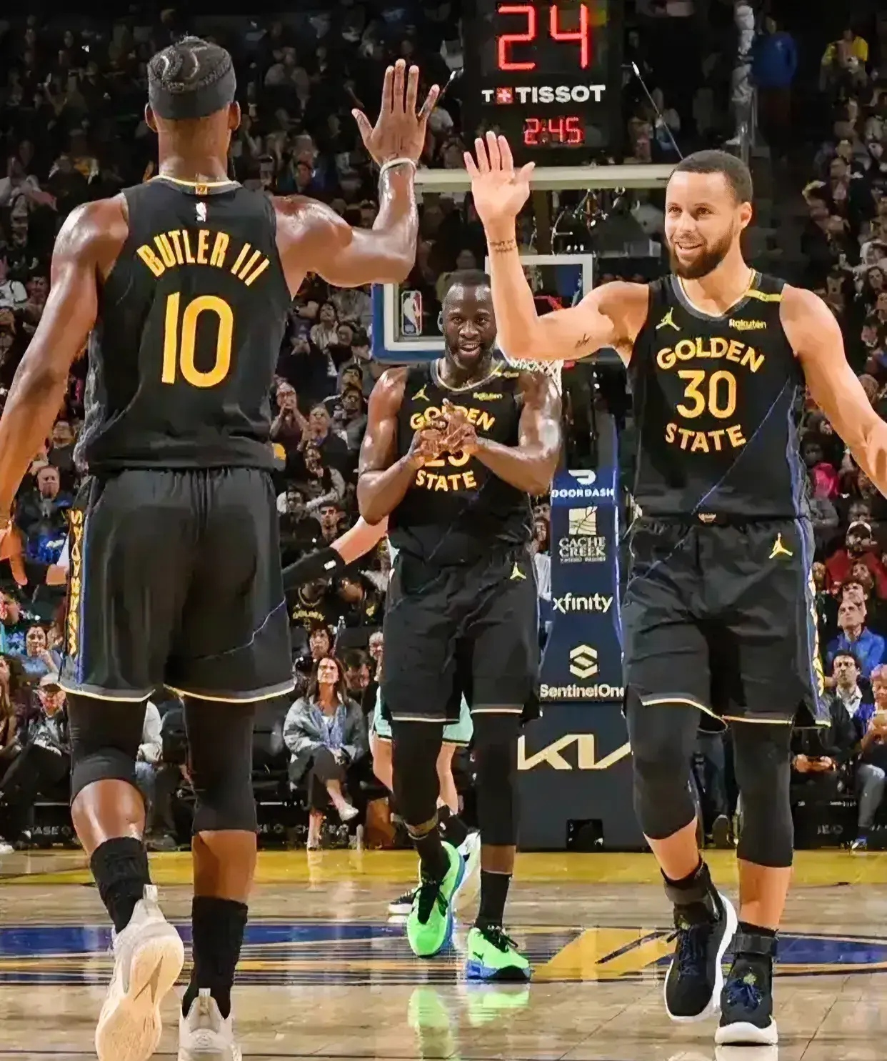 开云体育官网-勇士队稳扎稳打，晋级季后赛