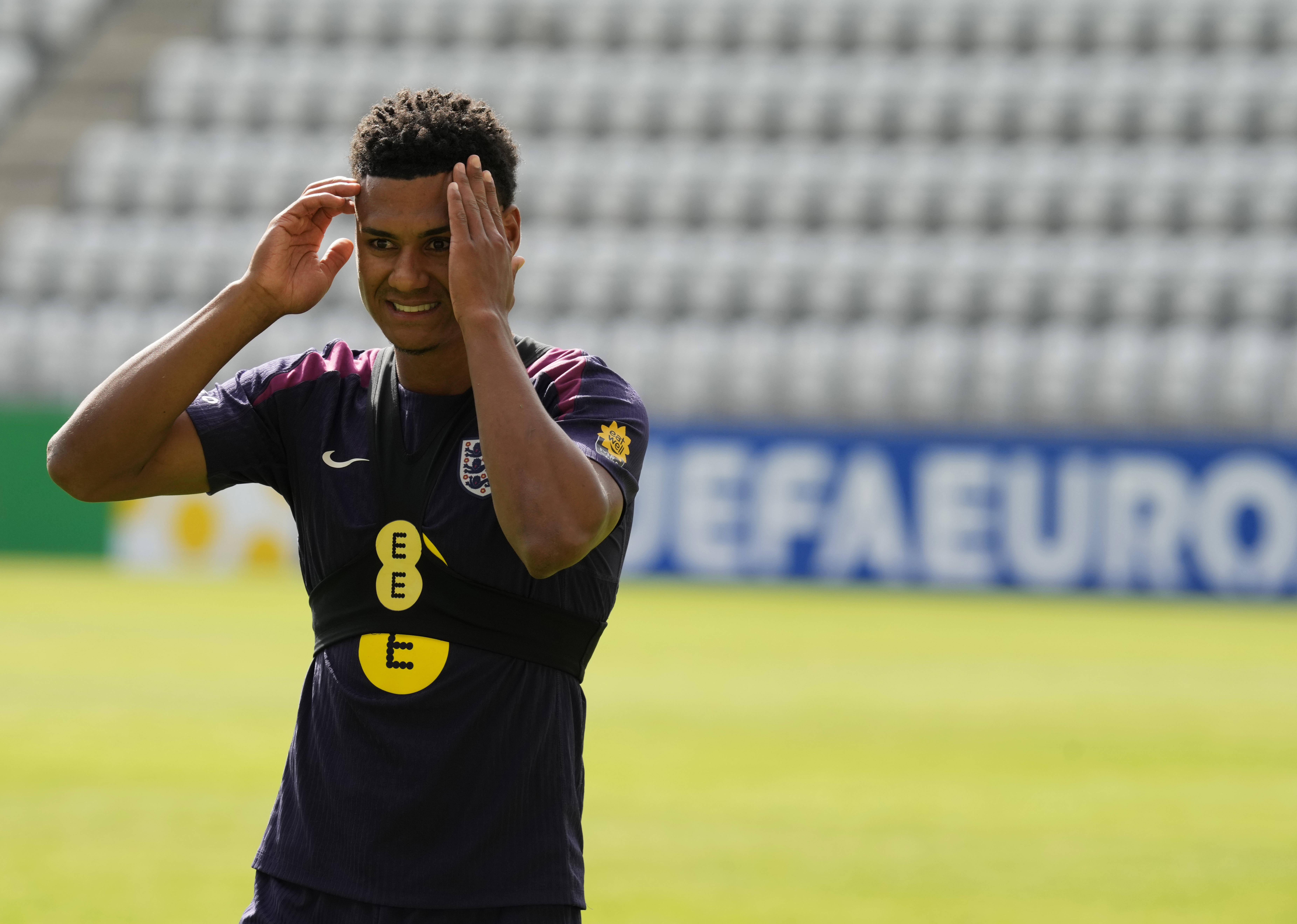 开云体育官方网站-英格兰力克捷克，成功晋级欧洲杯16强