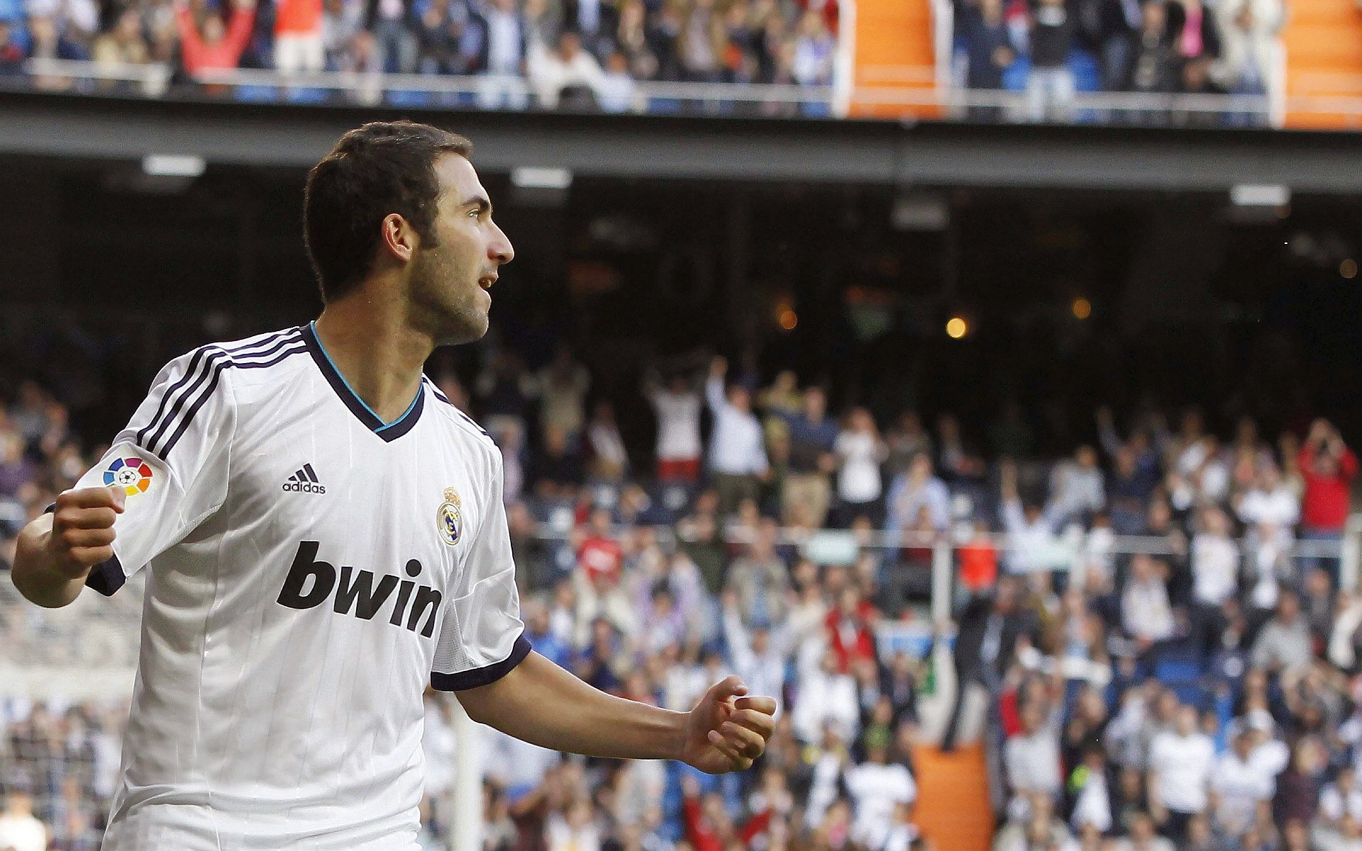 开云平台-虚构的2026世界杯热身赛，奥地利对阵加拿大，拉什福德缘何成为全场焦点？