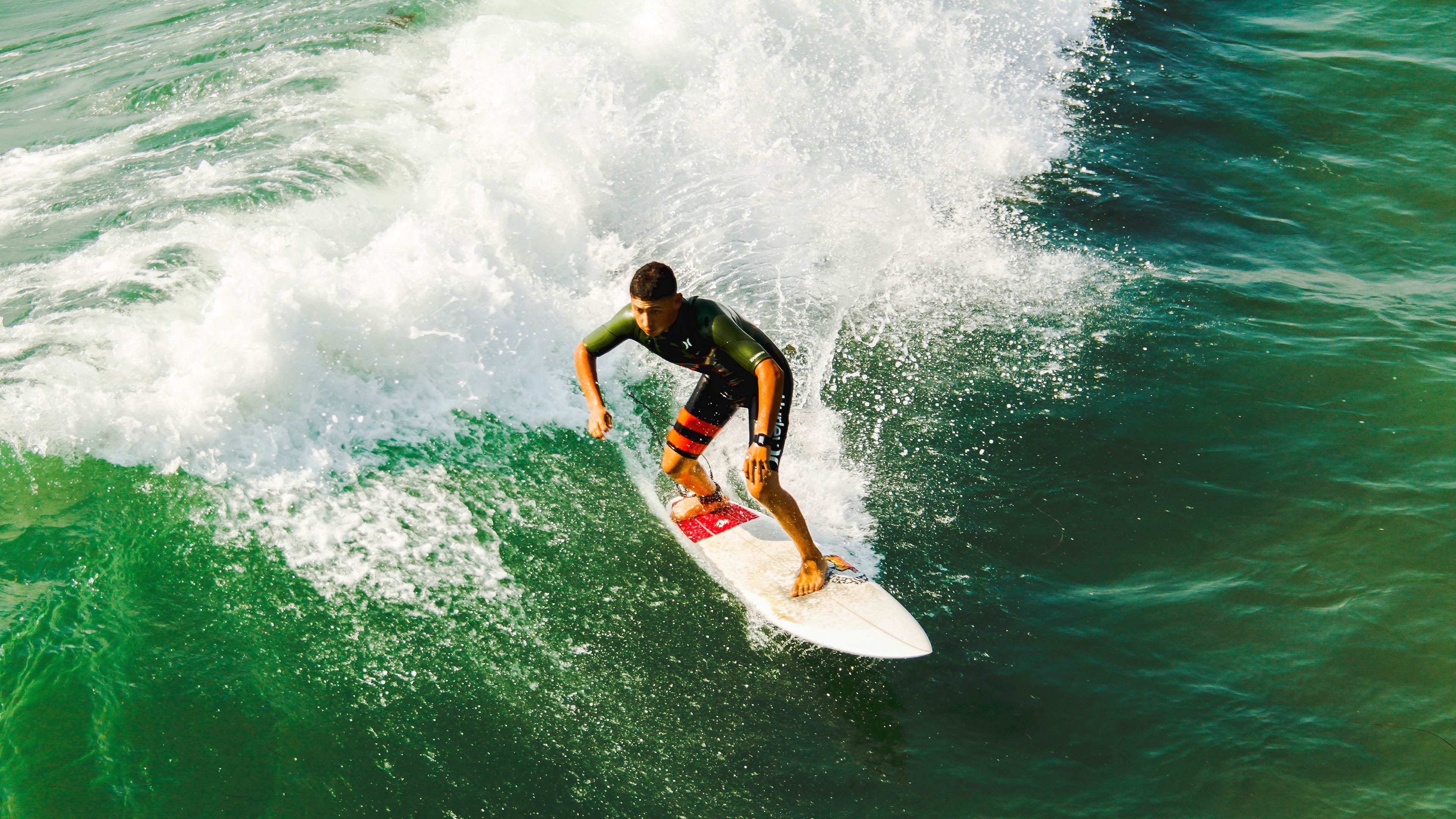 开云APP-这个足球之夜，你在庆祝哪一场胜利？